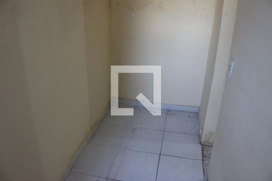 Closet de casa para alugar com 2 quartos, 70m² em Vila Valença, São Vicente