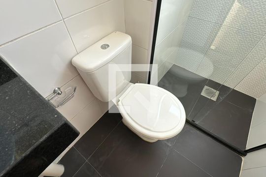 Banheiro de apartamento para alugar com 2 quartos, 40m² em Afonso Pena, São José dos Pinhais