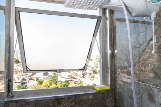 Banheiro de apartamento à venda com 2 quartos, 58m² em Gopoúva, Guarulhos