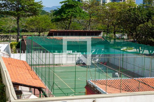 Quadra + Churrasquerira de apartamento para alugar com 2 quartos, 78m² em Recreio dos Bandeirantes, Rio de Janeiro