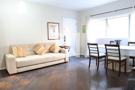 Sala de apartamento à venda com 2 quartos, 70m² em Itaim Bibi, São Paulo