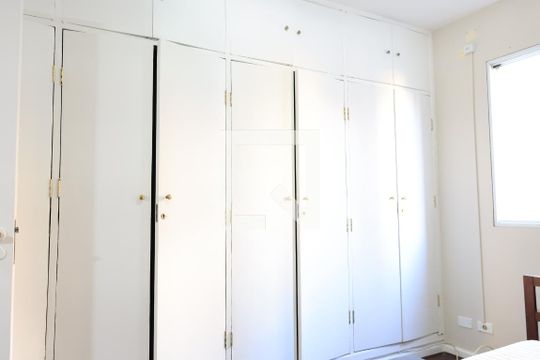 Quarto 2 de apartamento à venda com 2 quartos, 70m² em Itaim Bibi, São Paulo