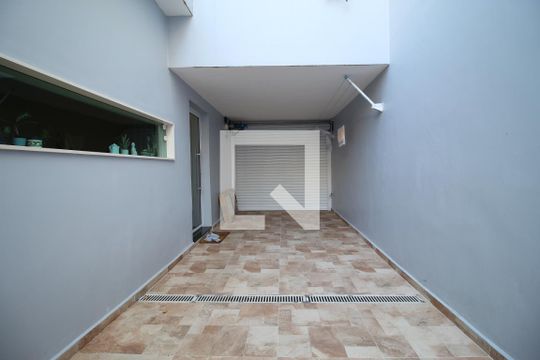 Área Externa de casa à venda com 2 quartos, 90m² em Vila Ivone, São Paulo