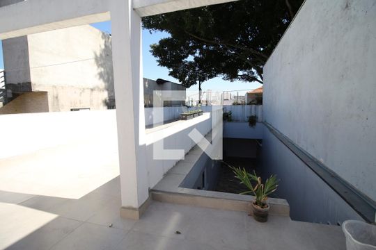 Área Externa de casa à venda com 2 quartos, 90m² em Vila Ivone, São Paulo