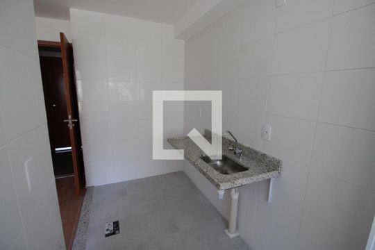 Cozinha de apartamento à venda com 2 quartos, 50m² em Encantado, Rio de Janeiro
