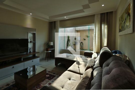 Casa à venda com 3 quartos, 224m² em Vila Eldizia, Santo André