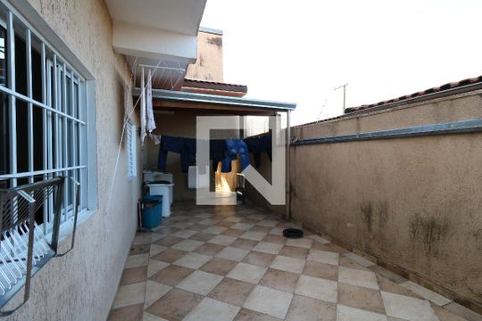 Área de Serviço de casa à venda com 3 quartos, 224m² em Vila Eldizia, Santo André