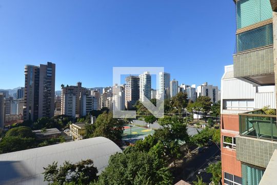 Vista de apartamento à venda com 4 quartos, 305m² em Lourdes, Belo Horizonte