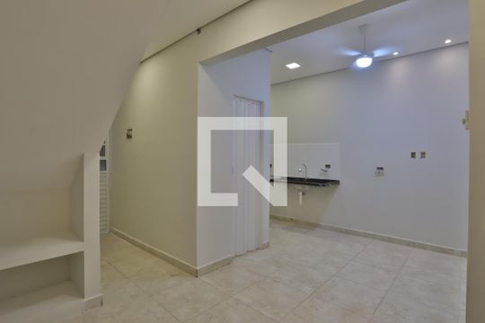 Sala/Cozinha de apartamento para alugar com 1 quarto, 23m² em Água Rasa, São Paulo