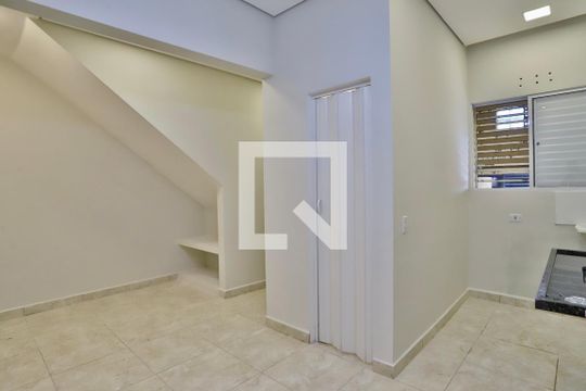 Sala/Cozinha de apartamento para alugar com 1 quarto, 23m² em Água Rasa, São Paulo