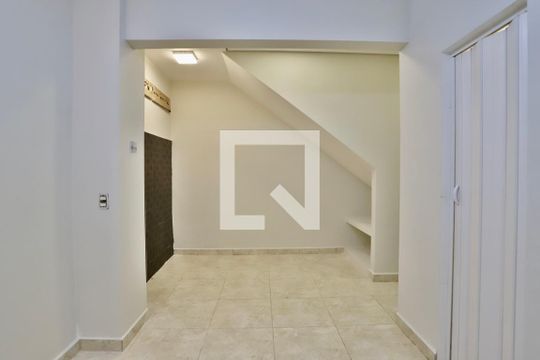 Sala/Cozinha de apartamento para alugar com 1 quarto, 23m² em Água Rasa, São Paulo
