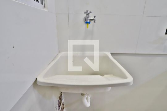 Sala/Cozinha/Área de serviço de apartamento para alugar com 1 quarto, 23m² em Água Rasa, São Paulo