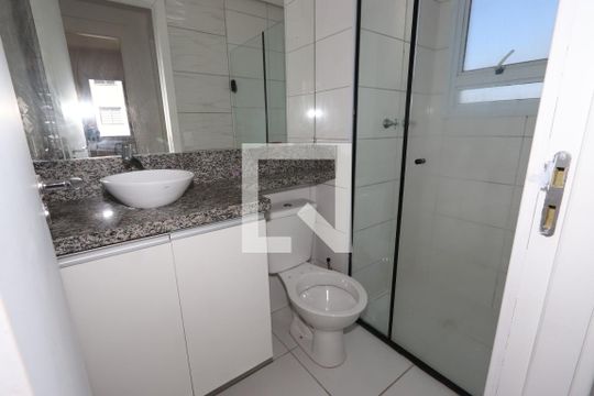 Banheiro de apartamento à venda com 2 quartos, 41m² em Vila Ema, São Paulo