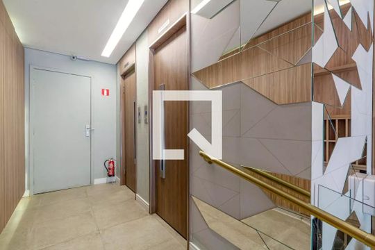 Hall de Entrada de apartamento à venda com 1 quarto, 32m² em Santa Ifigênia, São Paulo
