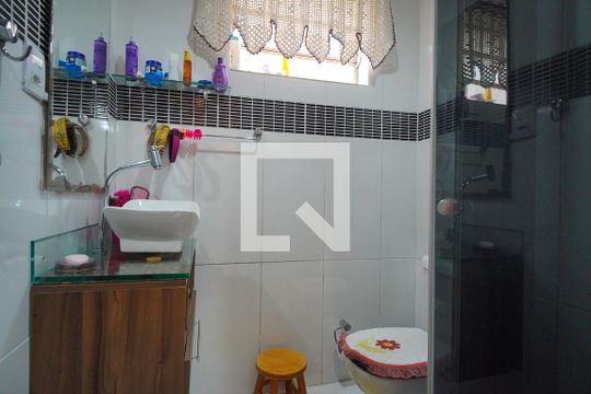 Banheiro Corredor de apartamento à venda com 1 quarto, 49m² em Jardim Dona Leopoldina, Porto Alegre