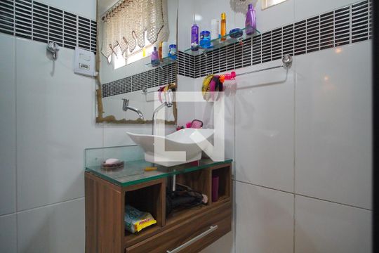 Banheiro Corredor de apartamento à venda com 1 quarto, 49m² em Jardim Dona Leopoldina, Porto Alegre