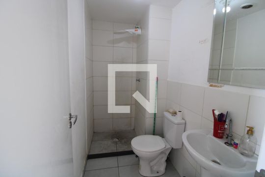 Banheiro de apartamento para alugar com 2 quartos, 38m² em Vila Inglesa, São Paulo