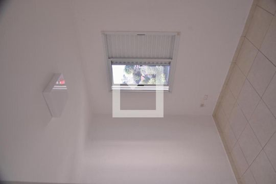 Quarto 2 de apartamento para alugar com 2 quartos, 47m² em Vila Palmares, Santo André