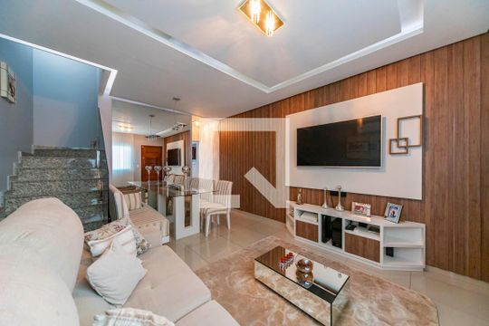 Sala de casa de condomínio à venda com 2 quartos, 140m² em Vila Junqueira, Santo André