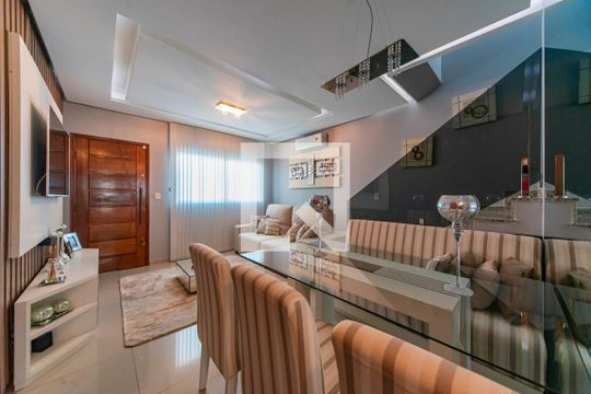 Sala de casa de condomínio à venda com 2 quartos, 140m² em Vila Junqueira, Santo André