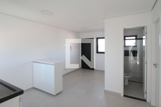 Cozinha de apartamento para alugar com 2 quartos, 38m² em Vila Primavera, São Paulo