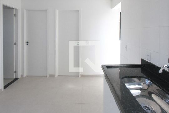 Cozinha de apartamento para alugar com 2 quartos, 38m² em Vila Primavera, São Paulo