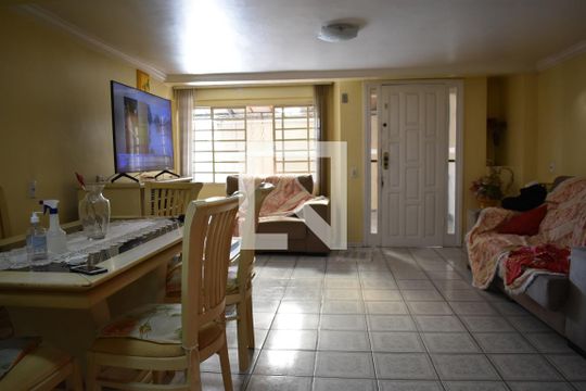 Sala de casa para alugar com 5 quartos, 230m² em Boqueirão, Curitiba