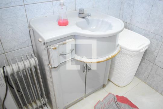 Banheiro da Suíte de casa para alugar com 5 quartos, 230m² em Boqueirão, Curitiba