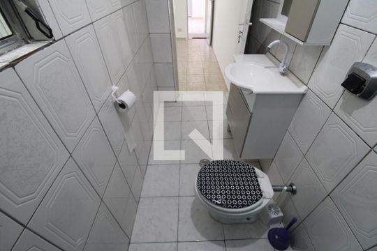 Banheiro de casa para alugar com 2 quartos, 70m² em Vila Maria Alta, São Paulo