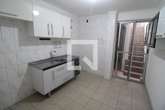Cozinha de casa para alugar com 2 quartos, 70m² em Vila Maria Alta, São Paulo