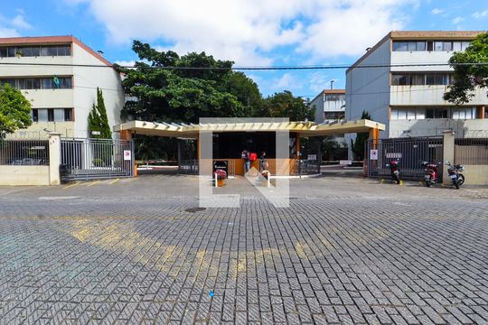 Fachada do Condomínio de apartamento para alugar com 2 quartos, 64m² em Parque Cecap, Guarulhos