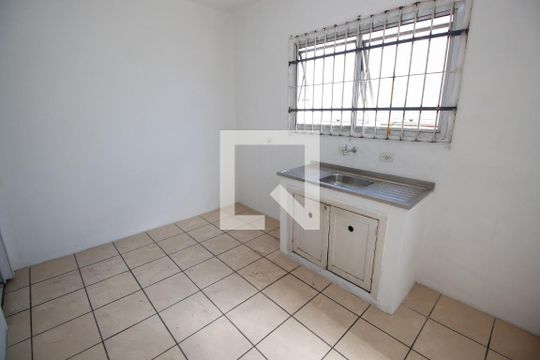 Cozinha de apartamento para alugar com 2 quartos, 68m² em Vila Pirajussara, São Paulo