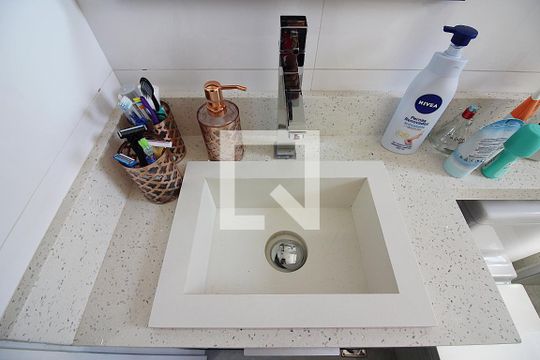 Banheiro Social de apartamento à venda com 2 quartos, 50m² em Vila Santa Angelina, São Bernardo do Campo