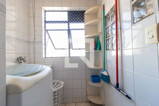 Área de Serviço de apartamento para alugar com 2 quartos, 60m² em Novo Mundo, Curitiba