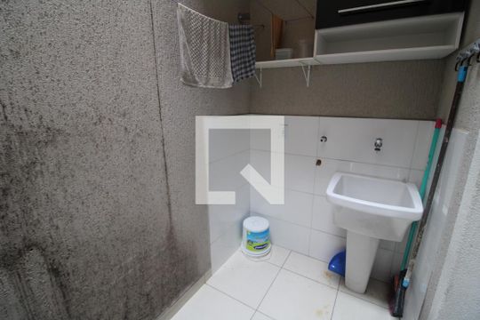 Área de Serviço de casa de condomínio para alugar com 2 quartos, 60m² em Vila Nilo, São Paulo