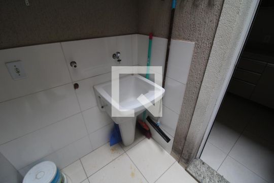 Área de Serviço de casa de condomínio para alugar com 2 quartos, 60m² em Vila Nilo, São Paulo
