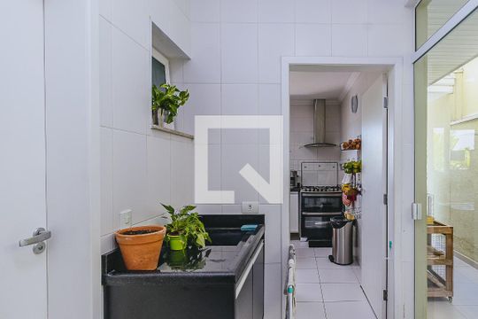Área de Serviço de casa de condomínio para alugar com 4 quartos, 325m² em Urbanova, São José dos Campos