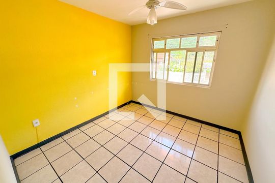 Quarto 1 de apartamento para alugar com 3 quartos, 80m² em São João do Rio Vermelho, Florianópolis