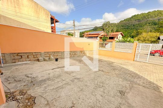 Área Externa de apartamento para alugar com 3 quartos, 80m² em São João do Rio Vermelho, Florianópolis