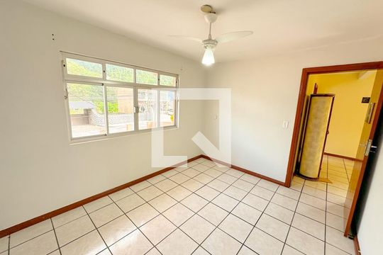 Quarto 3 de apartamento para alugar com 3 quartos, 80m² em São João do Rio Vermelho, Florianópolis