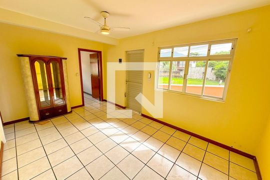 Sala de apartamento para alugar com 3 quartos, 80m² em São João do Rio Vermelho, Florianópolis