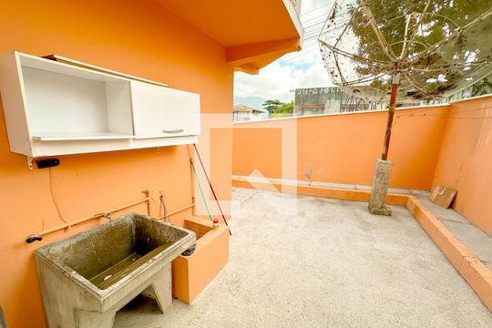 Área de Serviço de apartamento para alugar com 3 quartos, 80m² em São João do Rio Vermelho, Florianópolis