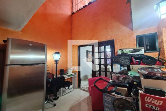 Quintal de casa à venda com 3 quartos, 225m² em Conjunto Habitacional Barreira Grande, São Paulo