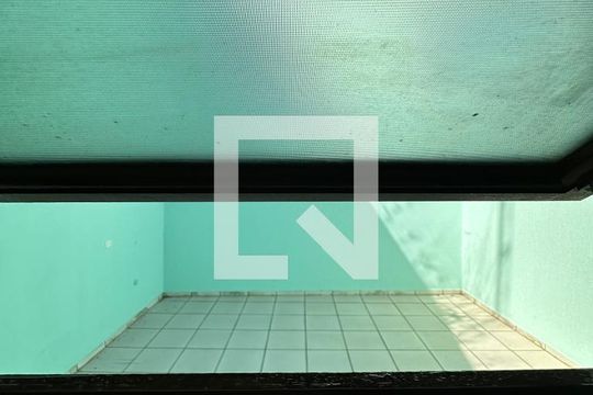 Banheiro de serviço de casa para alugar com 3 quartos, 172m² em Jaguaré, São Paulo