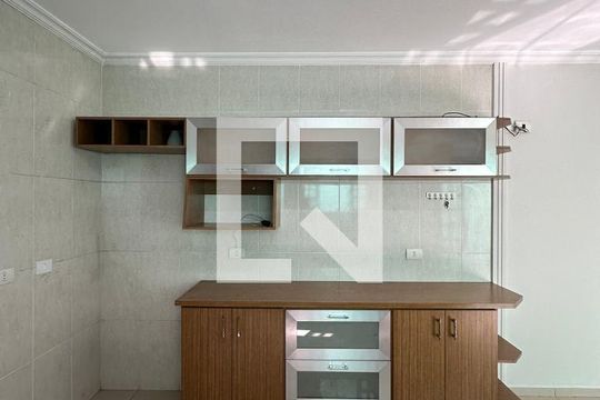 Cozinha de casa para alugar com 4 quartos, 234m² em Jaguaré, São Paulo