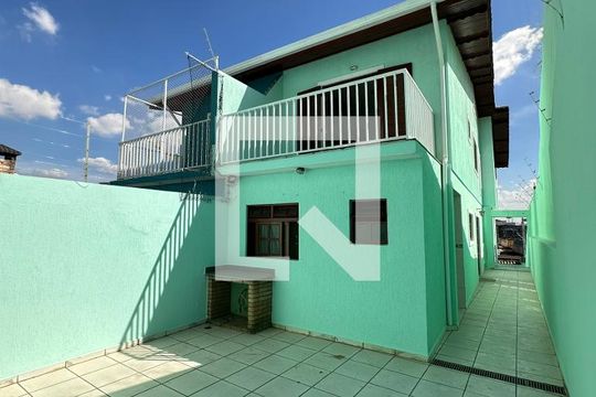 Área externa de casa para alugar com 4 quartos, 234m² em Jaguaré, São Paulo