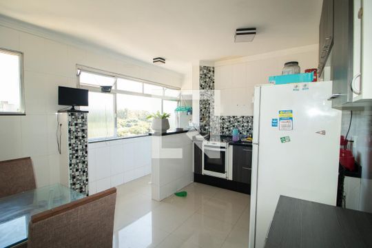 Cozinha de apartamento para alugar com 3 quartos, 92m² em Vila Cachoeira, São Paulo