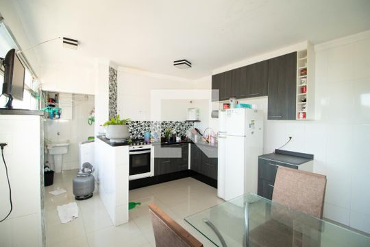 Cozinha  de apartamento para alugar com 3 quartos, 92m² em Vila Cachoeira, São Paulo