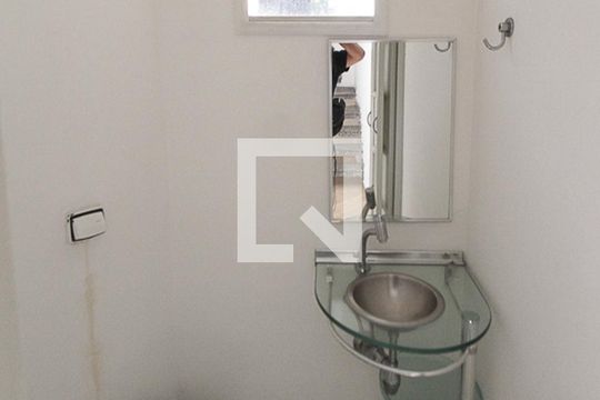 Lavabo de casa de condomínio à venda com 3 quartos, 130m² em Vila Ivone, São Paulo