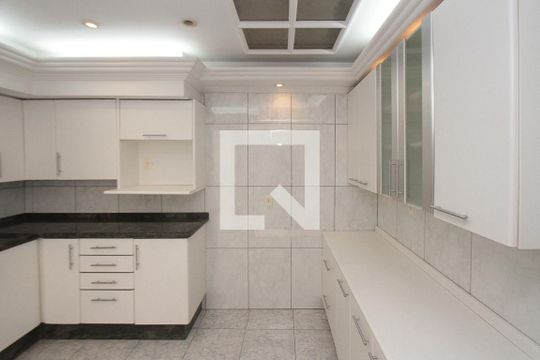 Cozinha de casa de condomínio à venda com 3 quartos, 130m² em Vila Ivone, São Paulo